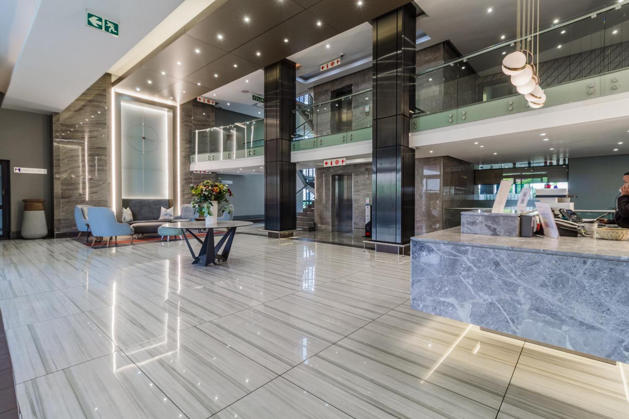Stay Menlyn Pretoria Exterior photo