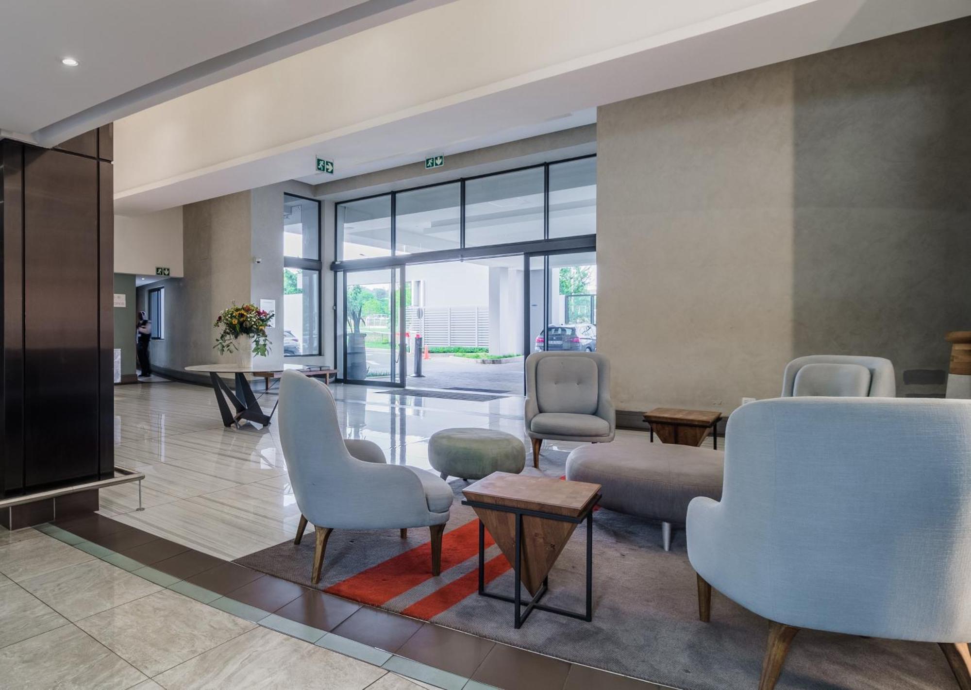 Stay Menlyn Pretoria Exterior photo